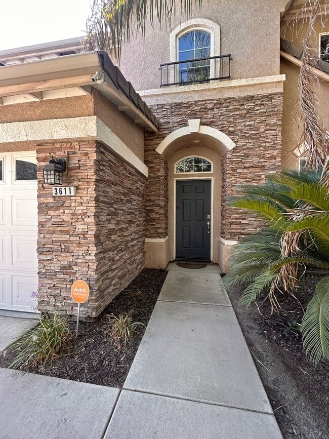 Building Photo - Beautiful home for rent in Visalia!