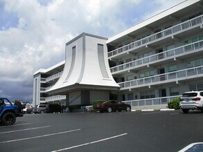Building Photo - 155 Yacht Club Dr