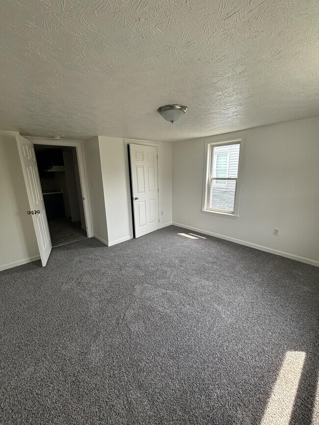Building Photo - 1112 Edith Ave