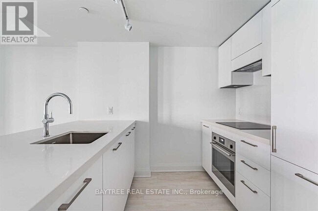 Photo du bâtiment - 33 Frederick Todd Wy