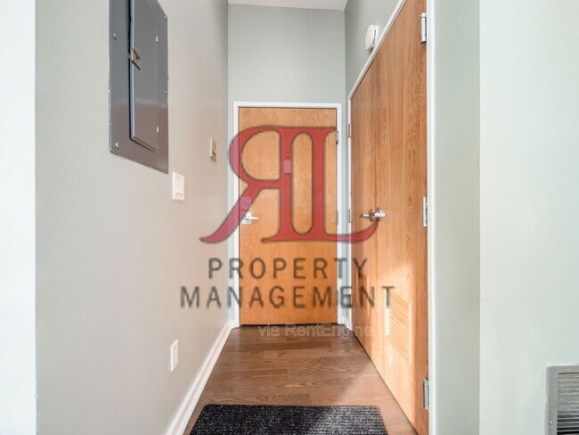 Foto del edificio - 1131 N High St