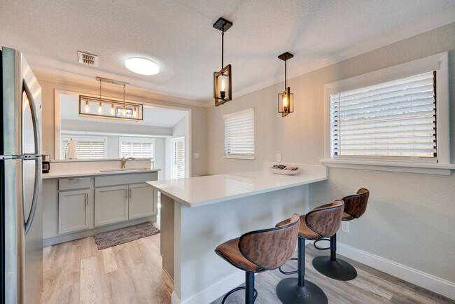 Foto del edificio - 224 E Kelly Park Rd