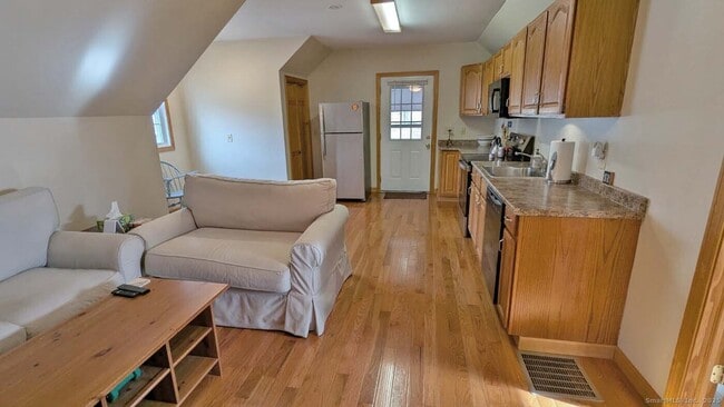 Building Photo - 34 Hog Hill Rd