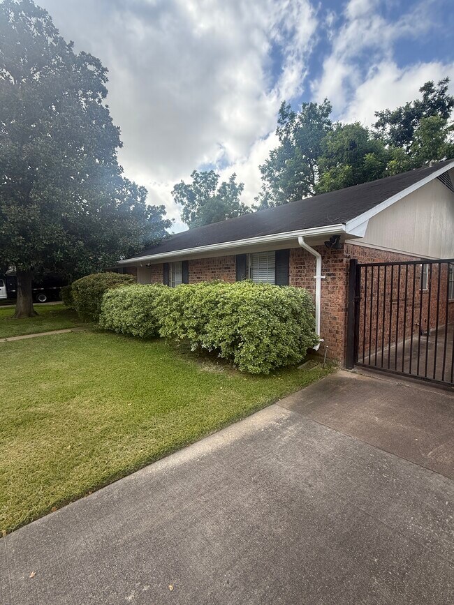 Foto del edificio - Big Ranch, LLC (Bluebonnet)
