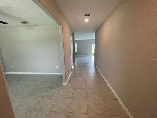Foto del edificio - 10232 Bright Crystal Ave