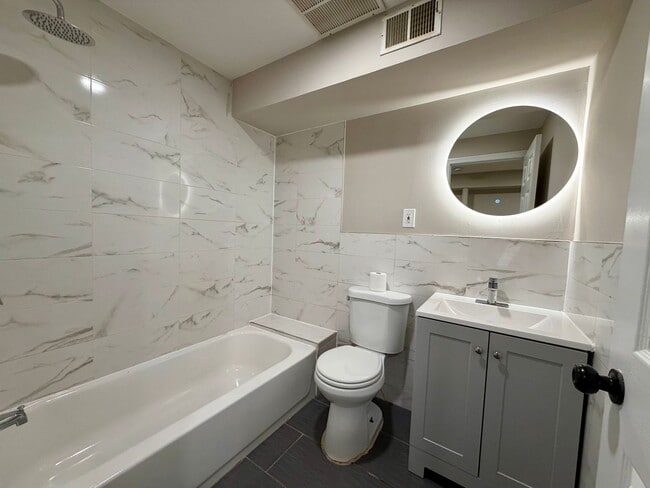 Building Photo - 172 Seymour Ave