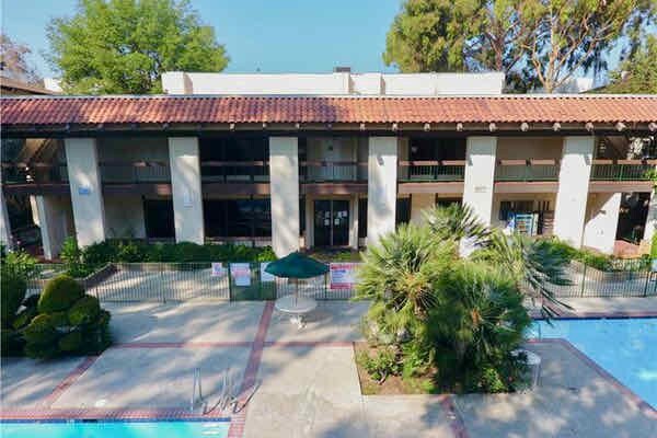 Foto del edificio - 5460 White Oak Ave