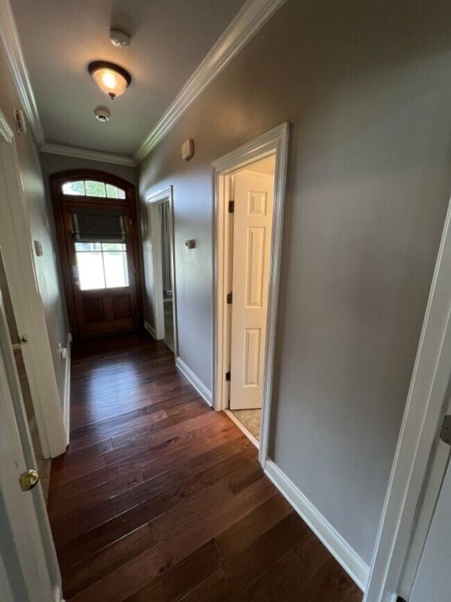 Foto del edificio - Location!  Location!  3 bedroom, 2 bath ho...