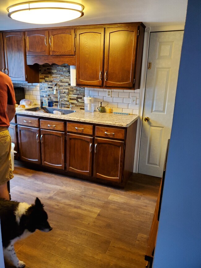 Kitchen - 100 Lincoln Mills Rd