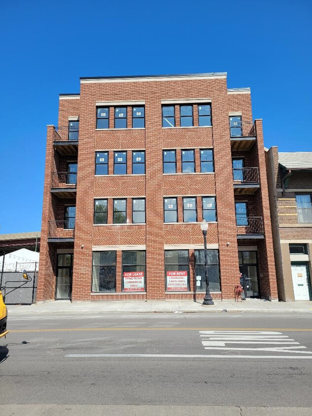 Foto principal - 2145 S Halsted St
