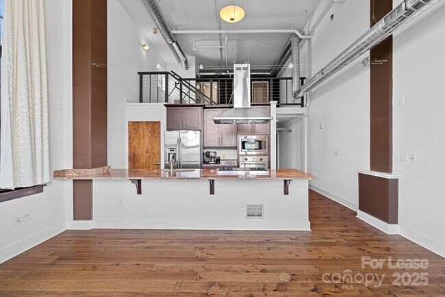 Foto del edificio - 715 N Graham St