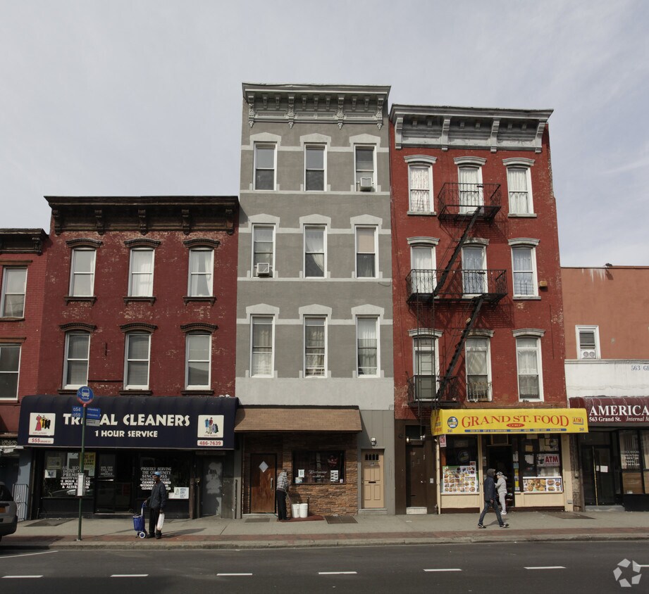 Building Photo - 559 Grand St