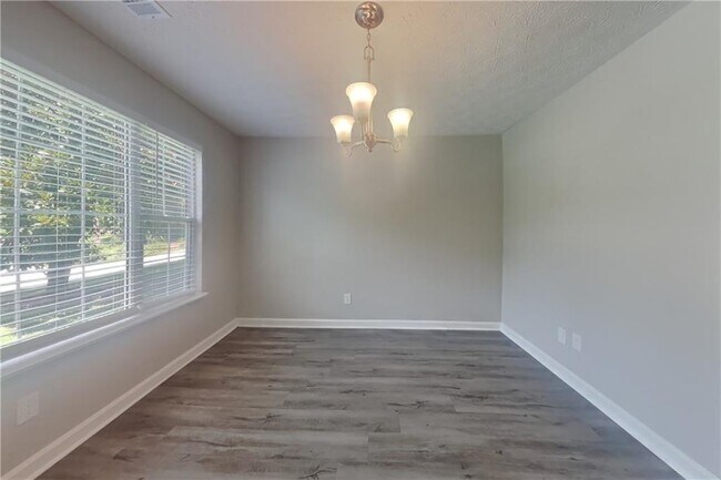 Building Photo - 1250 Summit Point Ln