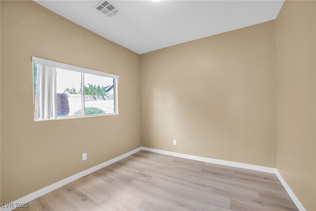 Building Photo - 11665 Primo St