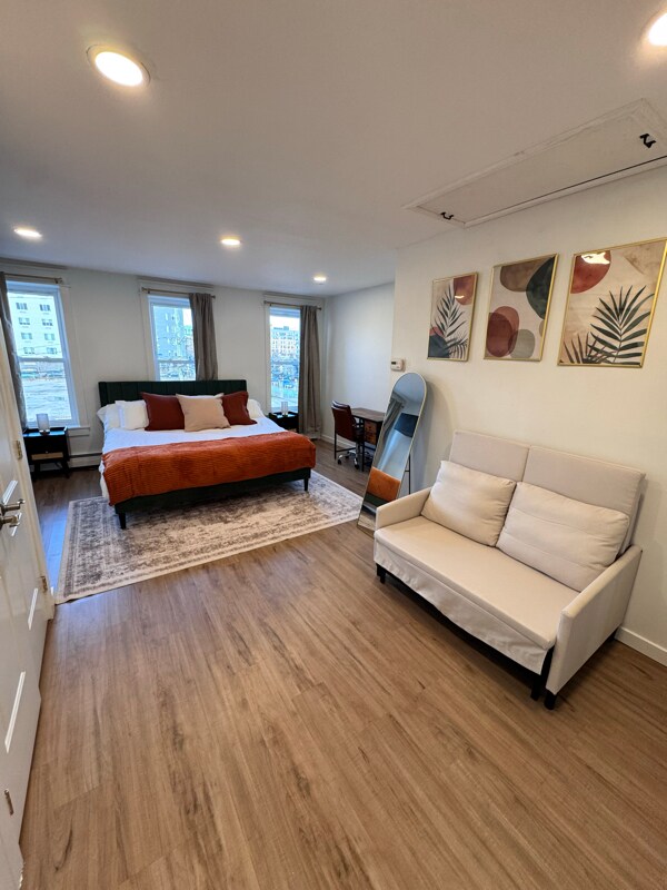 Building Photo - 212 Culver Ave