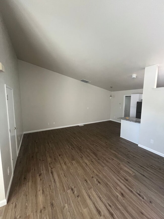 Building Photo - Mountain View Apartments - 1280