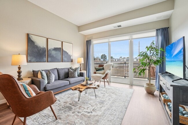 Building Photo - Lyra Apartments