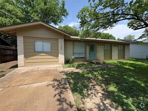 Building Photo - 106 E Longspur Blvd