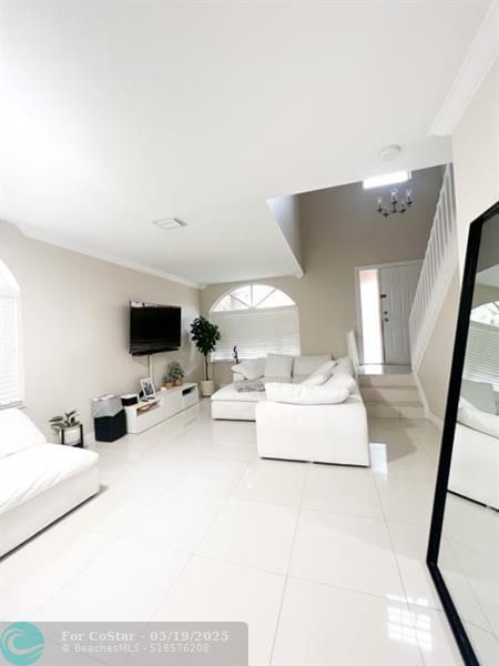 Foto del edificio - 8785 NW 6th St