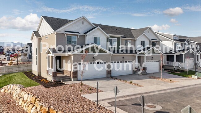 Foto del edificio - Brand New Townhome