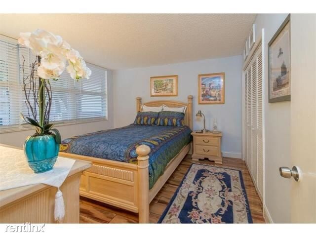 Building Photo - 931 Gardenia Dr