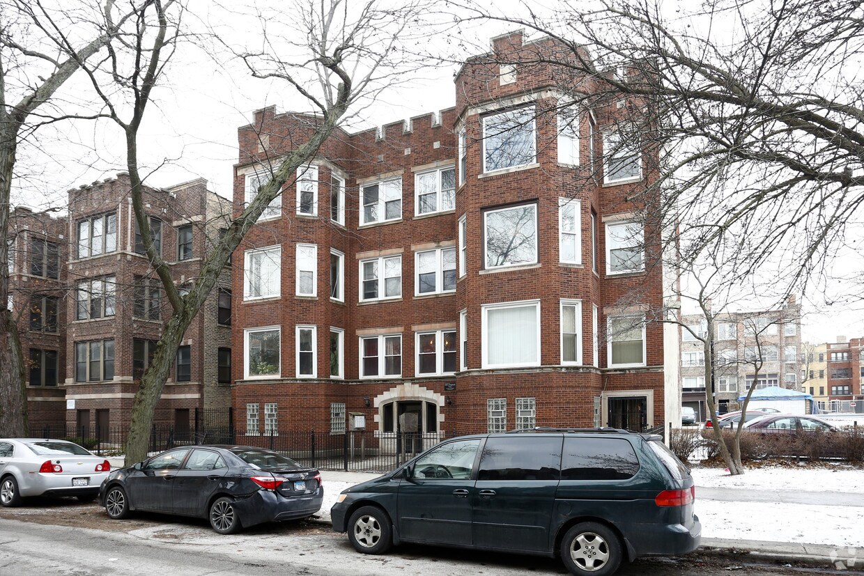 Primary Photo - 6748 S Ridgeland Ave