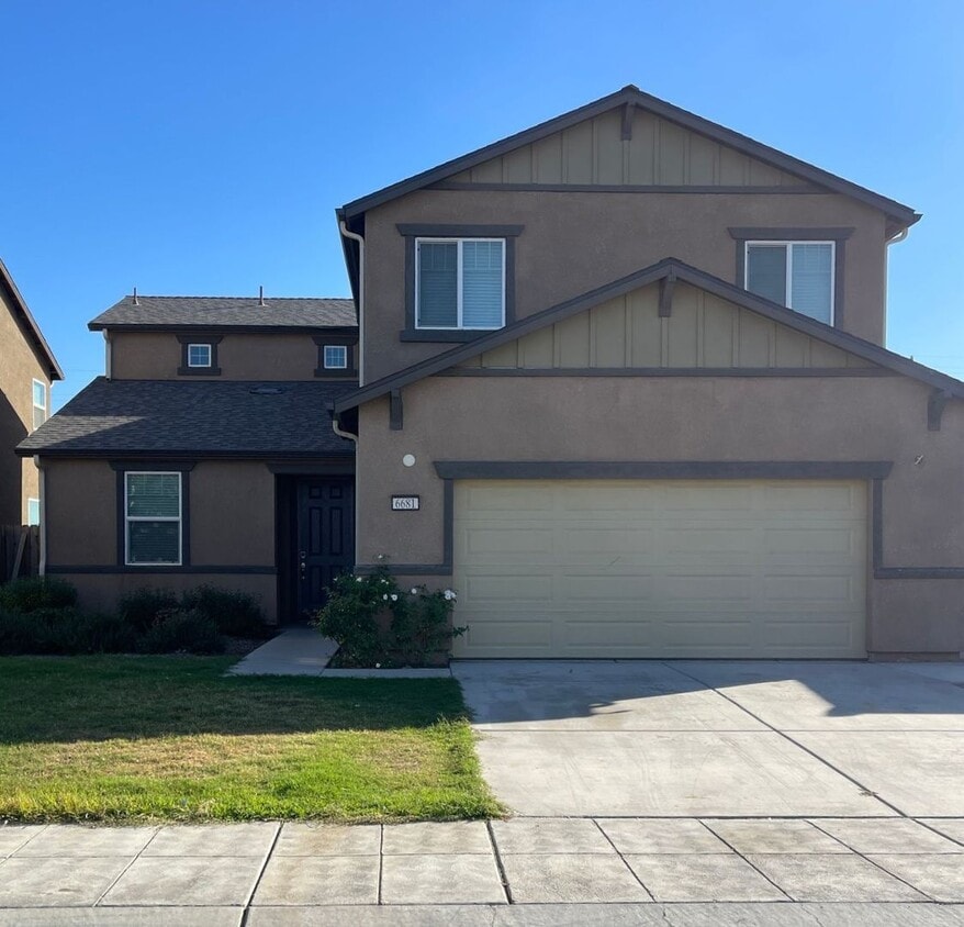 Foto principal - 6681 E Cambridge Ave