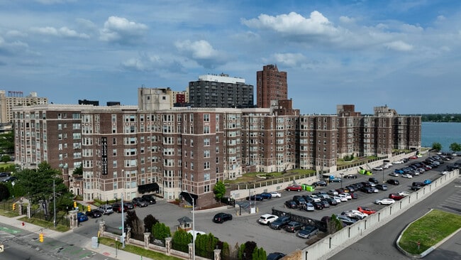 Alden Towers - 8100-8106 E Jefferson Ave Detroit, MI 48214