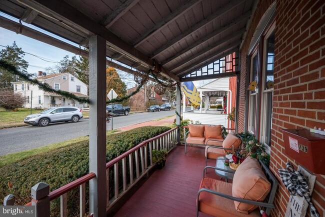 Foto del edificio - 739 S Matlack St