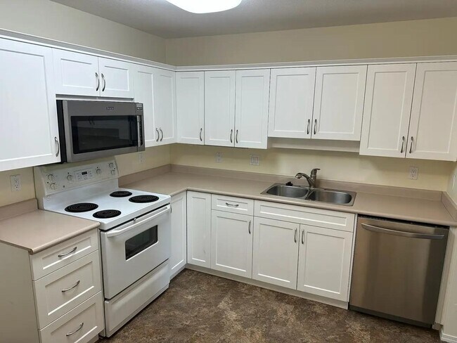 Photo du bâtiment - 32085 George Ferguson Way