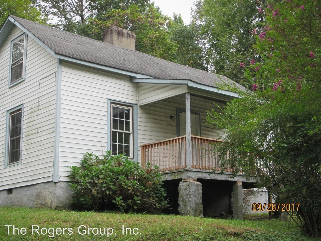 Primary Photo - 775 Parkway Dr