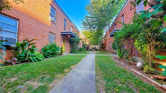 Foto del edificio - 625 W Dickson St