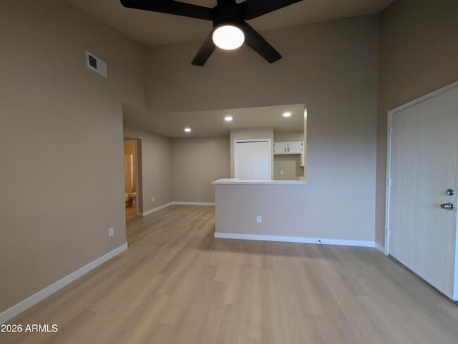 Photo - 533 W Guadalupe Rd Townhome