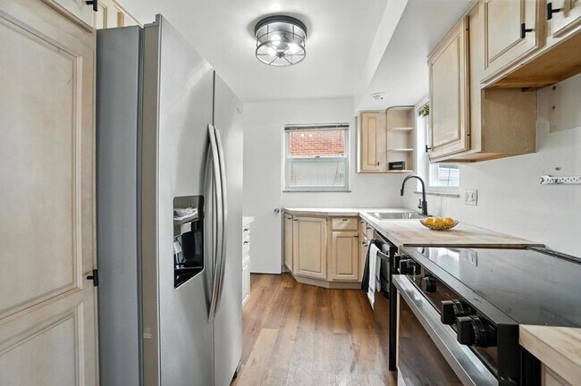 Foto del edificio - 2295 Deblin Dr