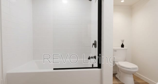 Building Photo - 131 Vine St S