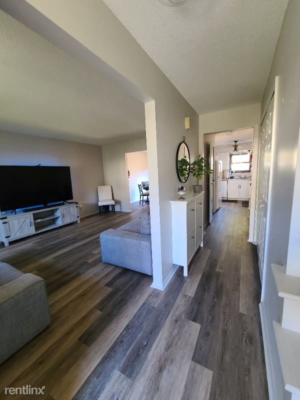 Building Photo - 2 br, 1.5 bath Condo - 6176 Stornoway Dr S