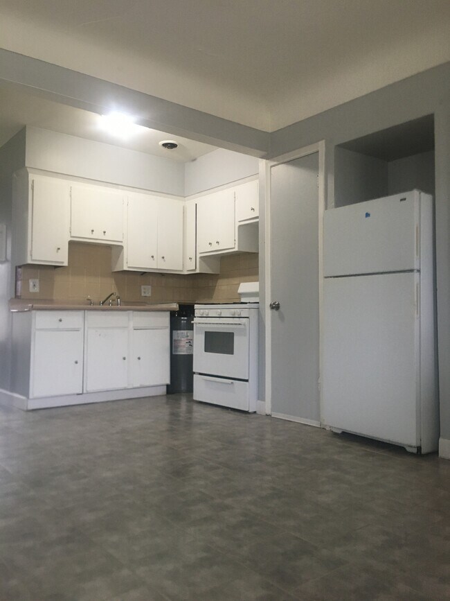 Unit A - 4577 5th St