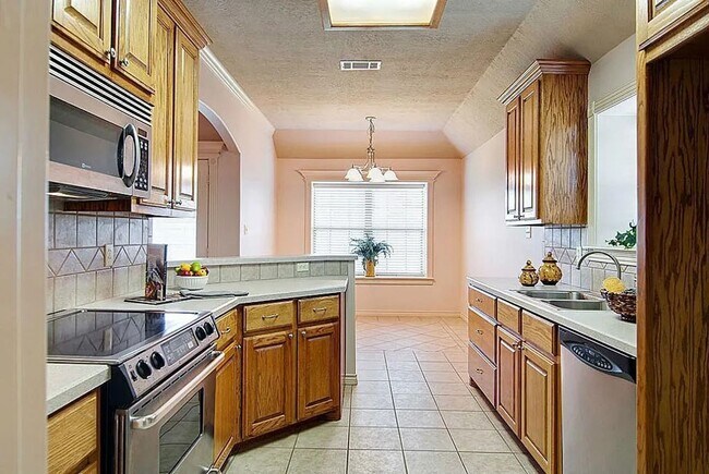 Foto del edificio - College Station - 3 bedrooms - 2 bath - 2 ...