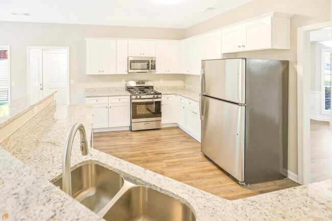 Foto del edificio - 2729 Autumn Lake Ln