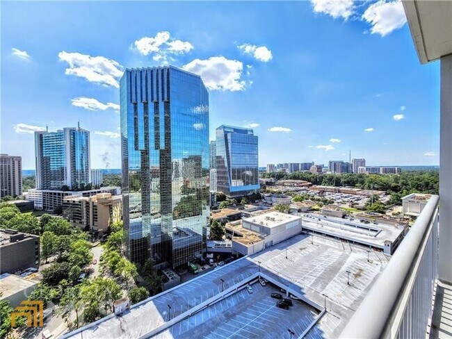 Foto del edificio - 3338 Peachtree Rd NE