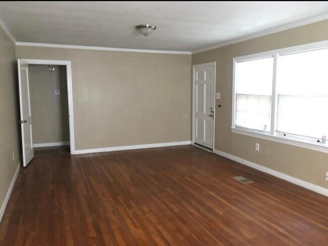 Foto del edificio - 325 E Northside Dr