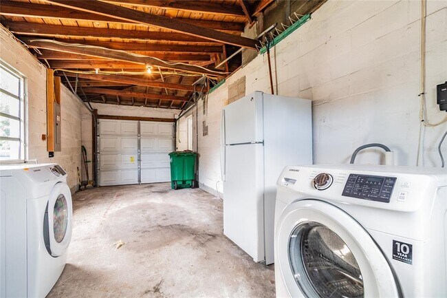 Foto del edificio - 4511 S Cameron Ave