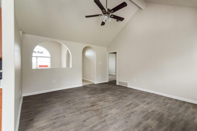 Foto del edificio - 5687 Mandy Smith Ln
