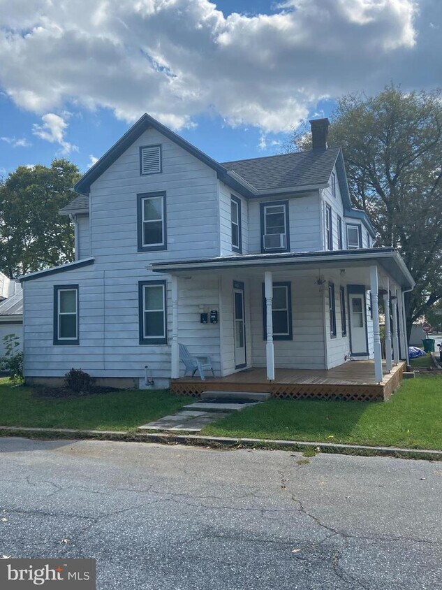 Building Photo - 1702 Palm St