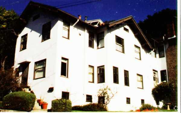 Building Photo - 1643-1645 La Loma Ave