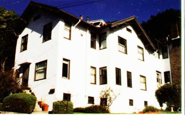Foto del edificio - 1643-1645 La Loma Ave