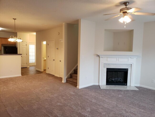 Building Photo - Townhome in Union City