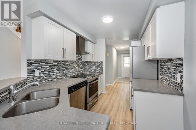 Photo du bâtiment - 190 Forum Dr