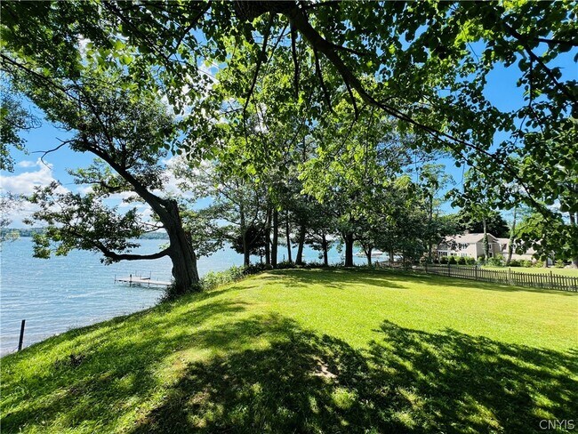 Foto del edificio - 3177 E Lake Rd