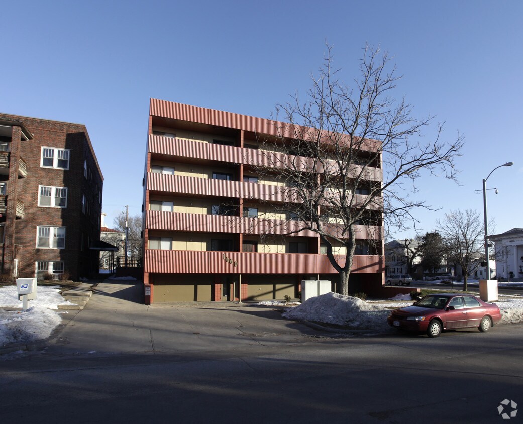 Building Photo - 1660 G St